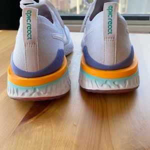 Nike Epic React Flyknit 2- size 8
